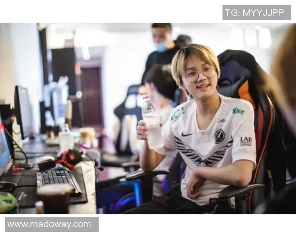 和平精英赛事分析：深入探讨FPX如何实现全面压制对手策略